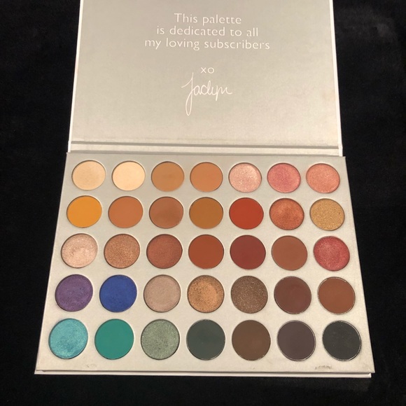 SOLD Jaclyn Hill Palette - Picture 3 of 4